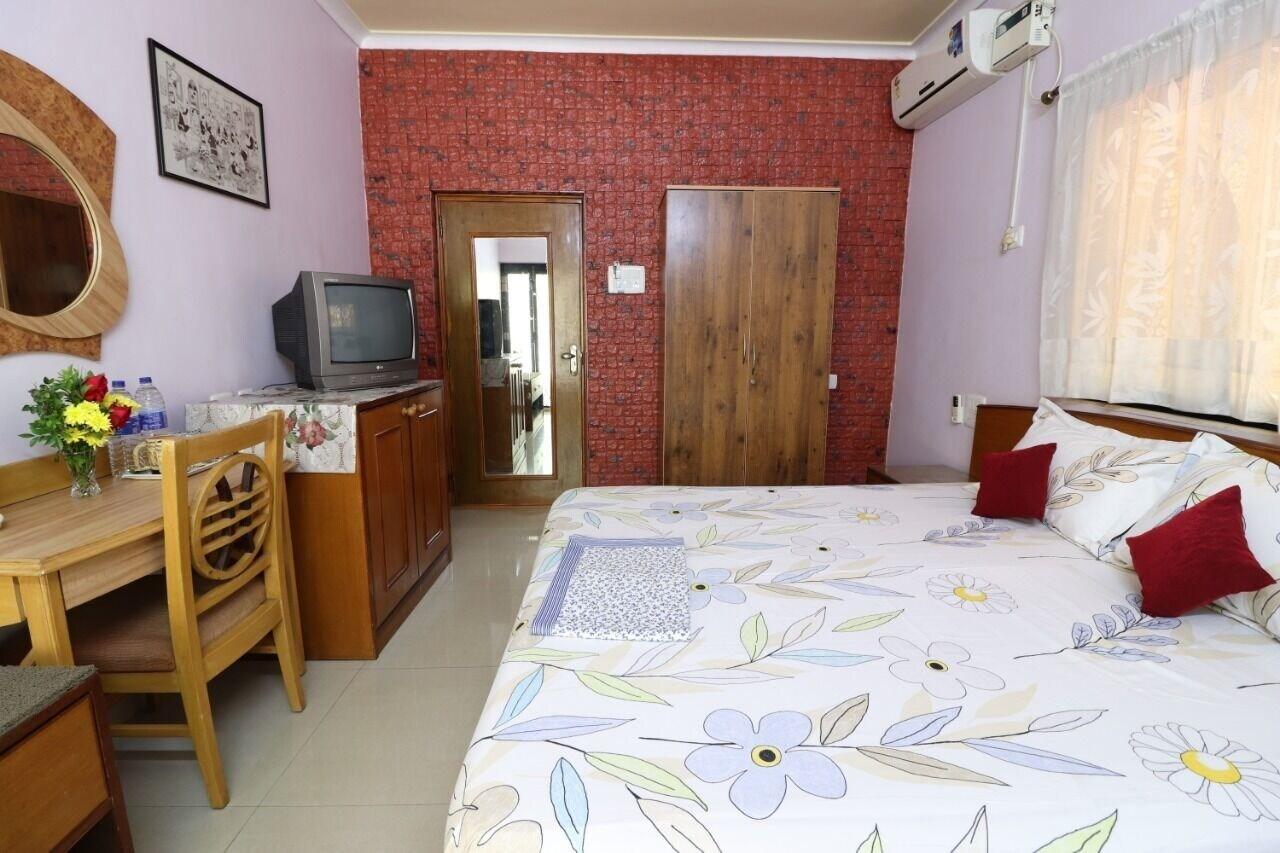 Mama Mids Home Morjim Exterior foto
